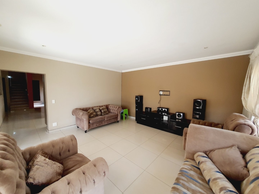 4 Bedroom Property for Sale in Waterkloof Glen Gauteng