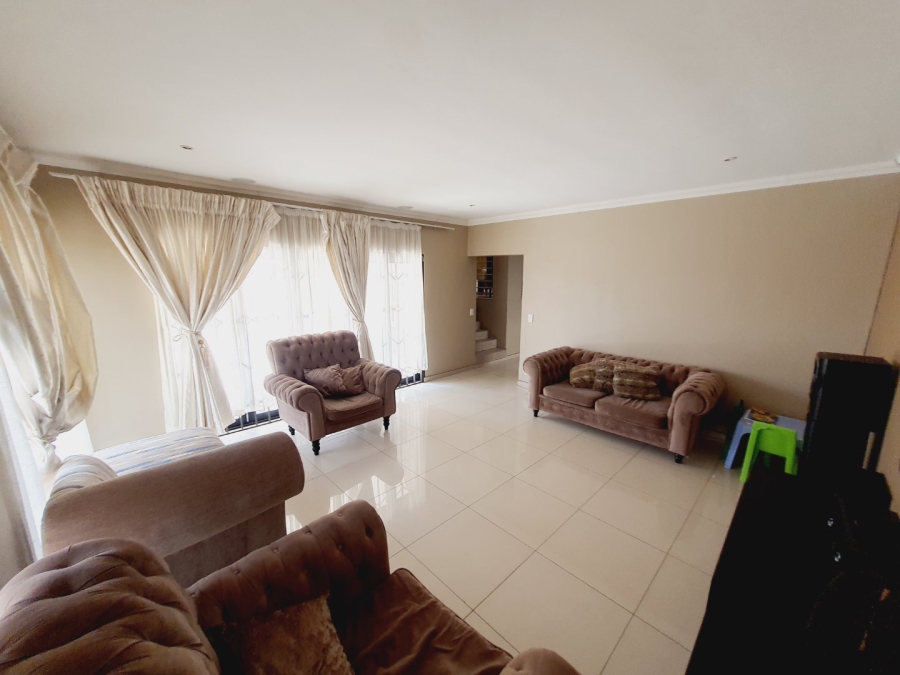 4 Bedroom Property for Sale in Waterkloof Glen Gauteng