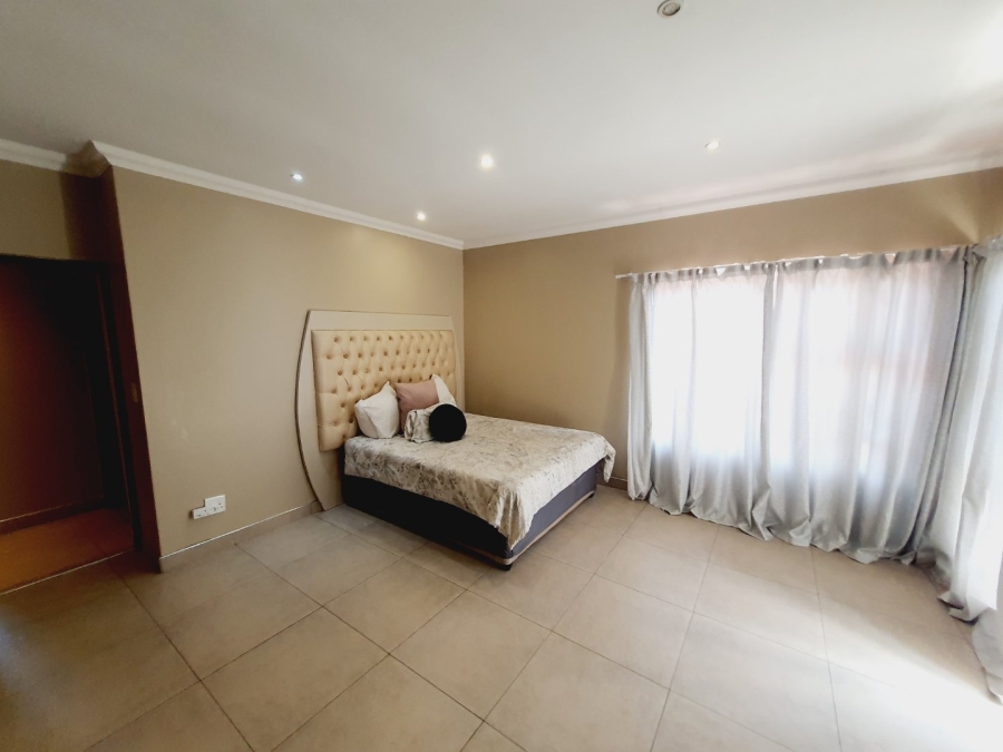 4 Bedroom Property for Sale in Waterkloof Glen Gauteng