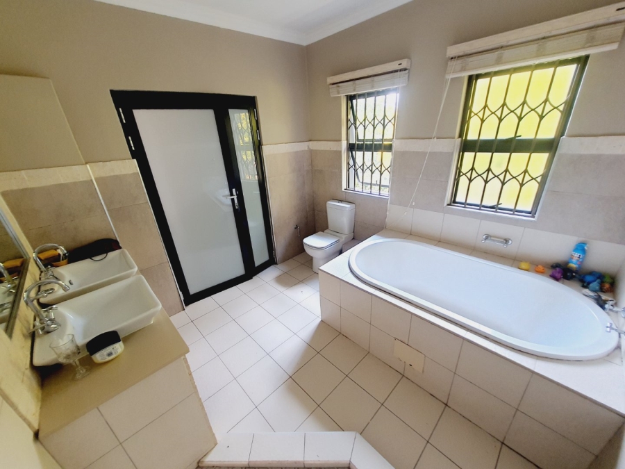 4 Bedroom Property for Sale in Waterkloof Glen Gauteng