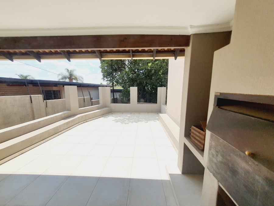 4 Bedroom Property for Sale in Waterkloof Glen Gauteng