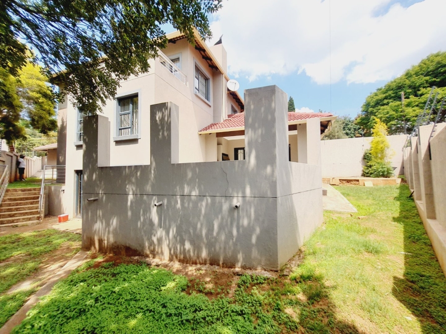 4 Bedroom Property for Sale in Waterkloof Glen Gauteng