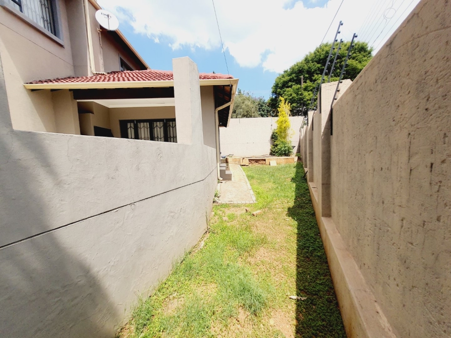 4 Bedroom Property for Sale in Waterkloof Glen Gauteng