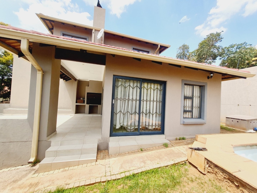 4 Bedroom Property for Sale in Waterkloof Glen Gauteng