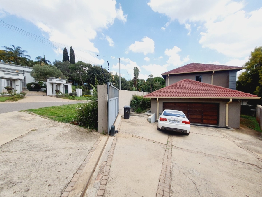 4 Bedroom Property for Sale in Waterkloof Glen Gauteng