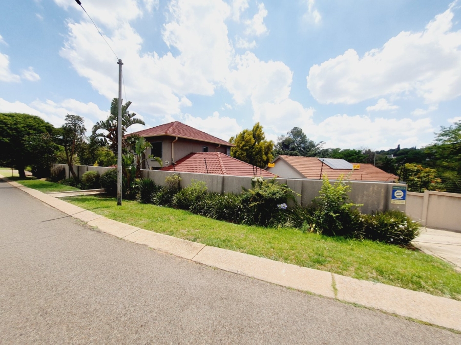 4 Bedroom Property for Sale in Waterkloof Glen Gauteng