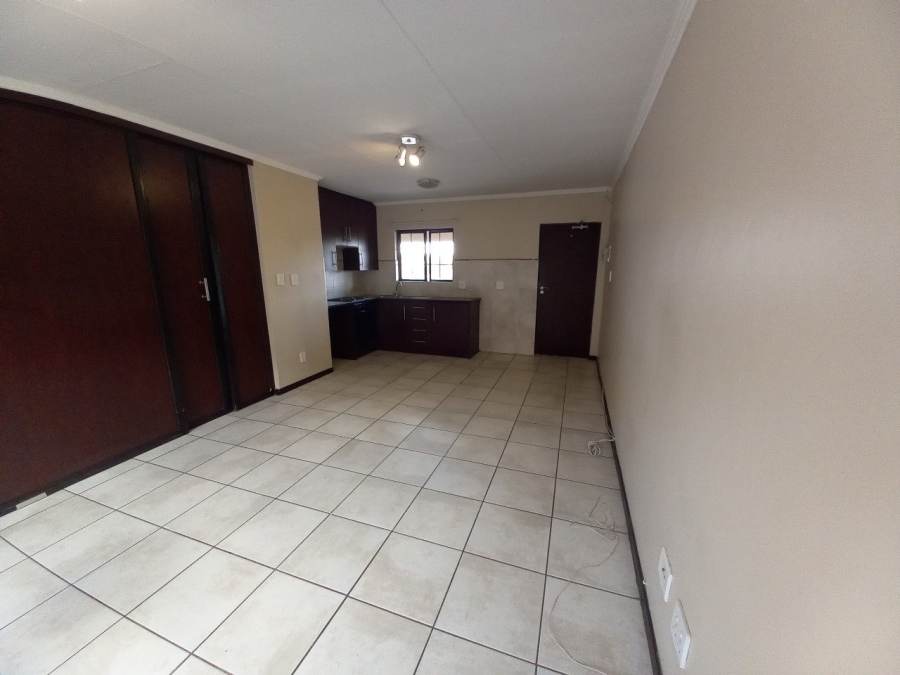 1 Bedroom Property for Sale in Kosmosdal Gauteng