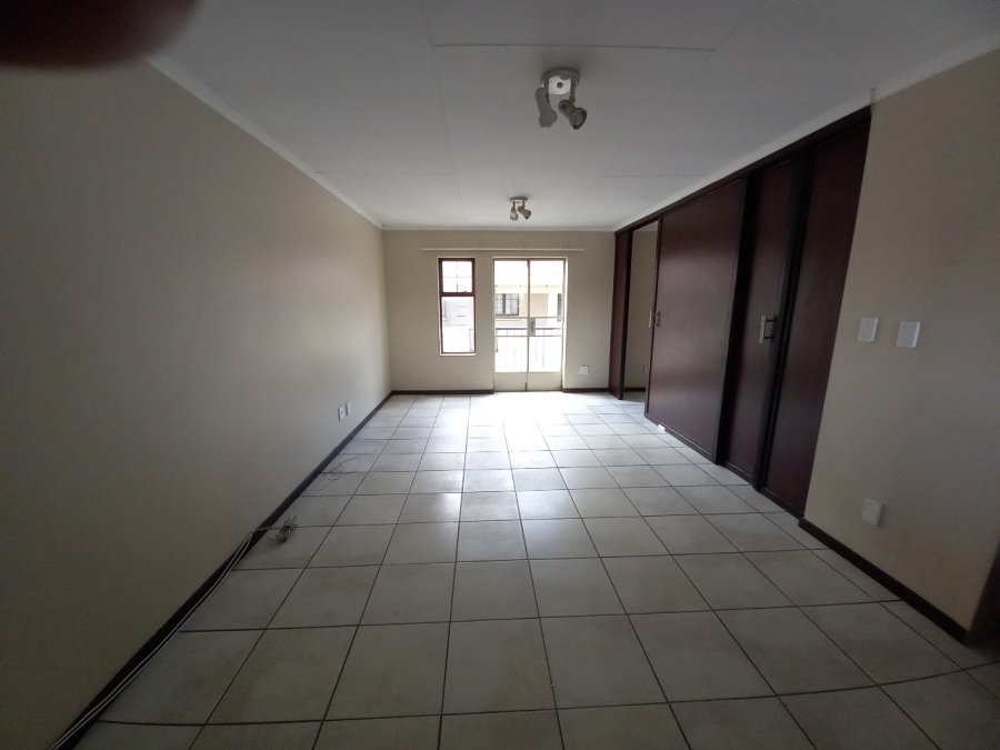 1 Bedroom Property for Sale in Kosmosdal Gauteng