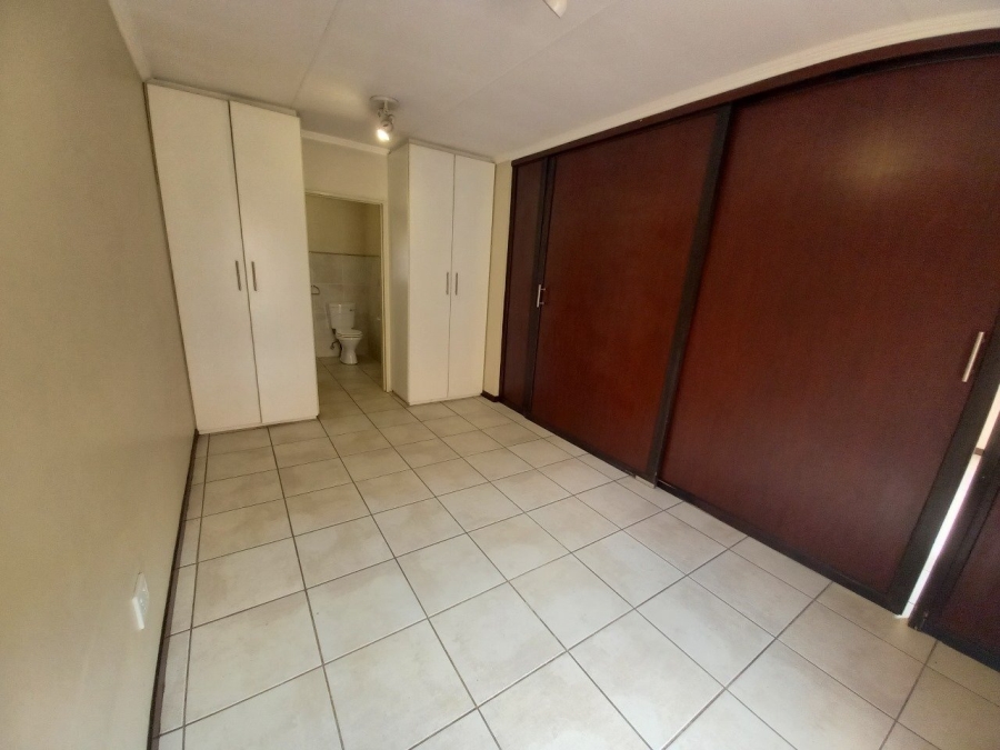 1 Bedroom Property for Sale in Kosmosdal Gauteng