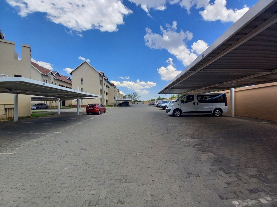 1 Bedroom Property for Sale in Kosmosdal Gauteng