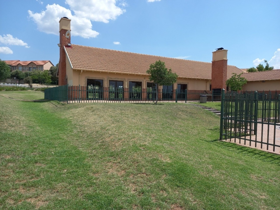 1 Bedroom Property for Sale in Kosmosdal Gauteng