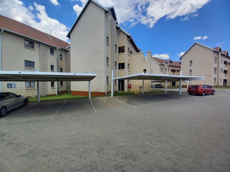 1 Bedroom Property for Sale in Kosmosdal Gauteng