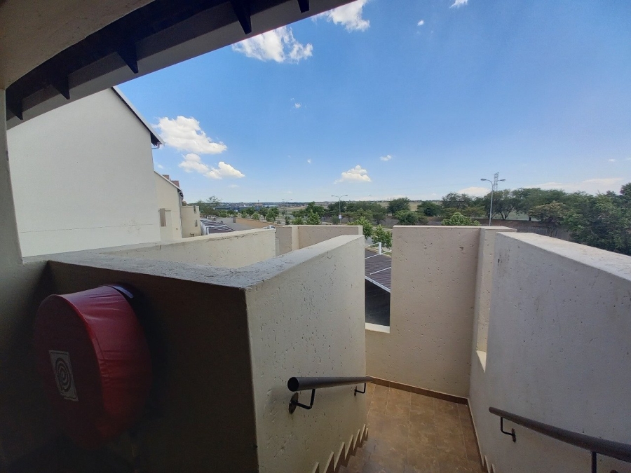 1 Bedroom Property for Sale in Kosmosdal Gauteng