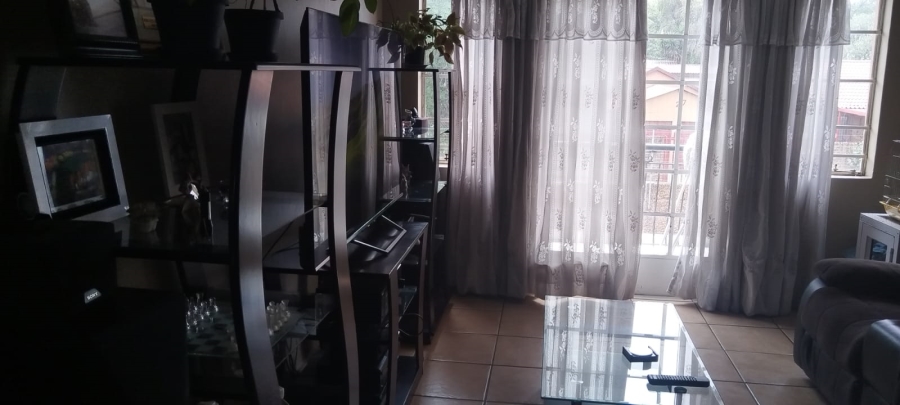 To Let 2 Bedroom Property for Rent in Castleview Gauteng