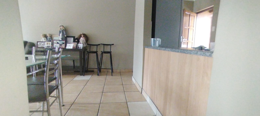 To Let 2 Bedroom Property for Rent in Castleview Gauteng