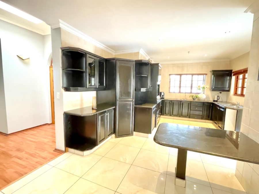 To Let 3 Bedroom Property for Rent in Halfway Gardens Gauteng