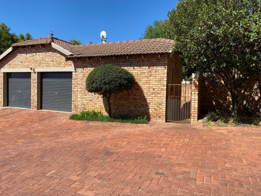 To Let 3 Bedroom Property for Rent in North Riding Gauteng