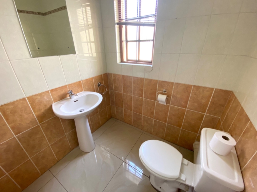 To Let 3 Bedroom Property for Rent in Halfway Gardens Gauteng