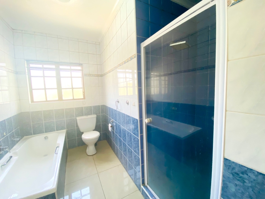 To Let 3 Bedroom Property for Rent in Halfway Gardens Gauteng