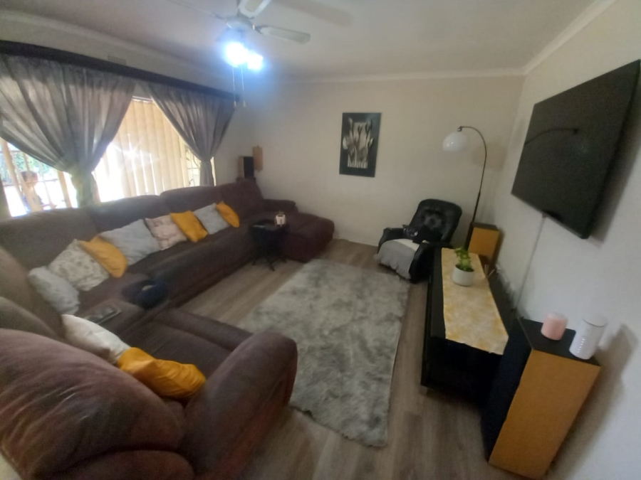 To Let 4 Bedroom Property for Rent in Witkoppie Ridge Gauteng