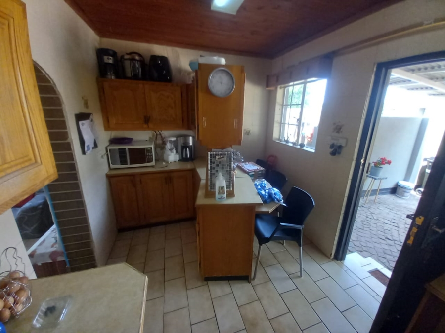 To Let 4 Bedroom Property for Rent in Witkoppie Ridge Gauteng