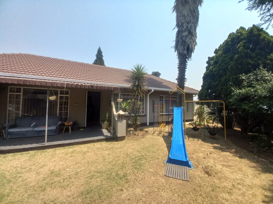 To Let 4 Bedroom Property for Rent in Witkoppie Ridge Gauteng