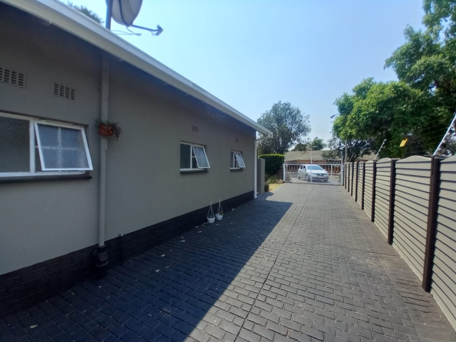 To Let 4 Bedroom Property for Rent in Witkoppie Ridge Gauteng