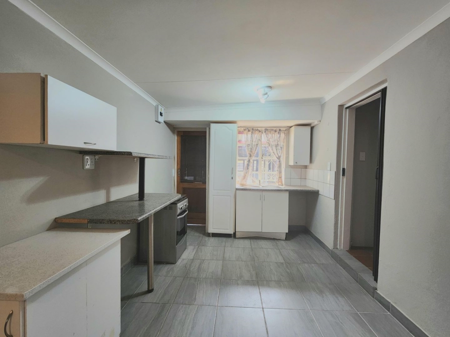 To Let 1 Bedroom Property for Rent in Edenvale Central Gauteng