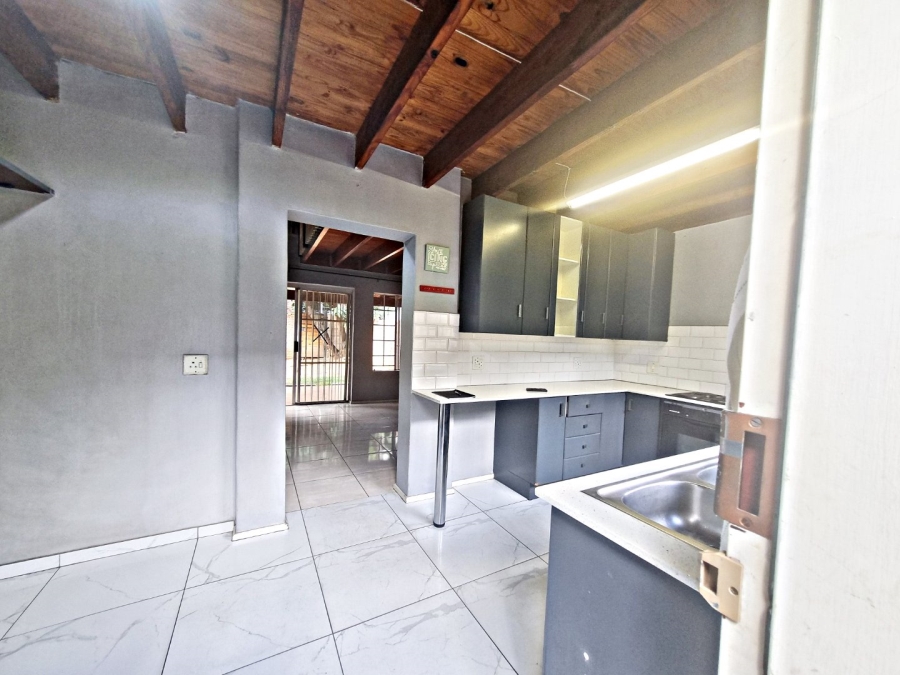 To Let 3 Bedroom Property for Rent in Van Riebeeck Park Gauteng