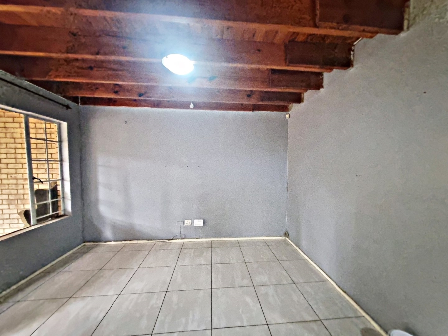 To Let 3 Bedroom Property for Rent in Van Riebeeck Park Gauteng