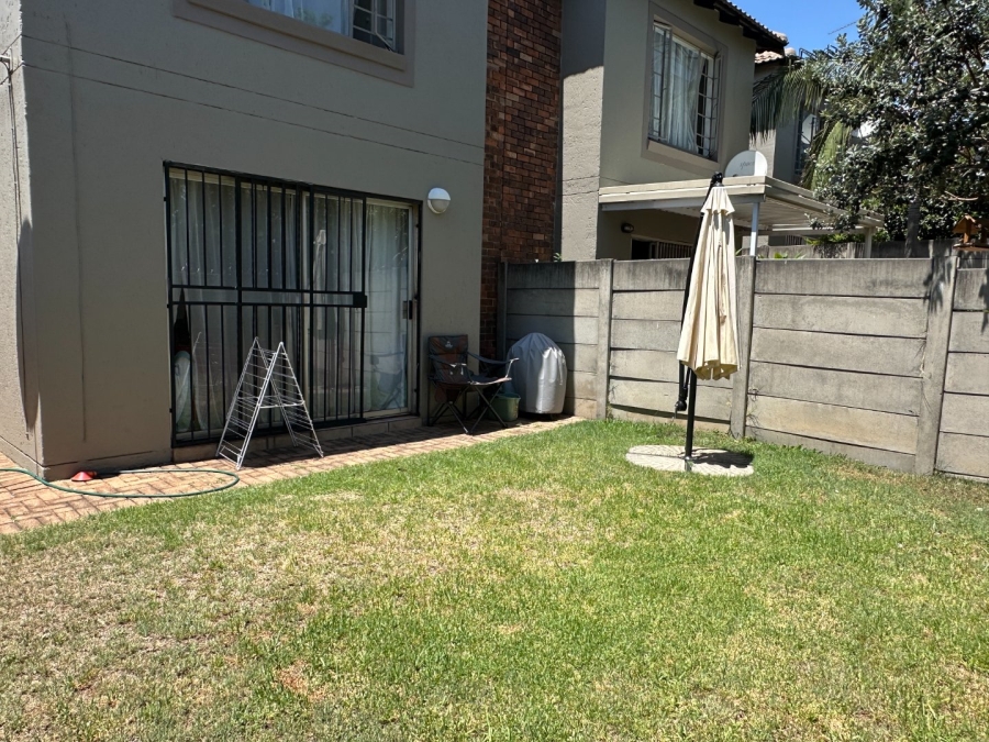 2 Bedroom Property for Sale in Sonneglans Gauteng