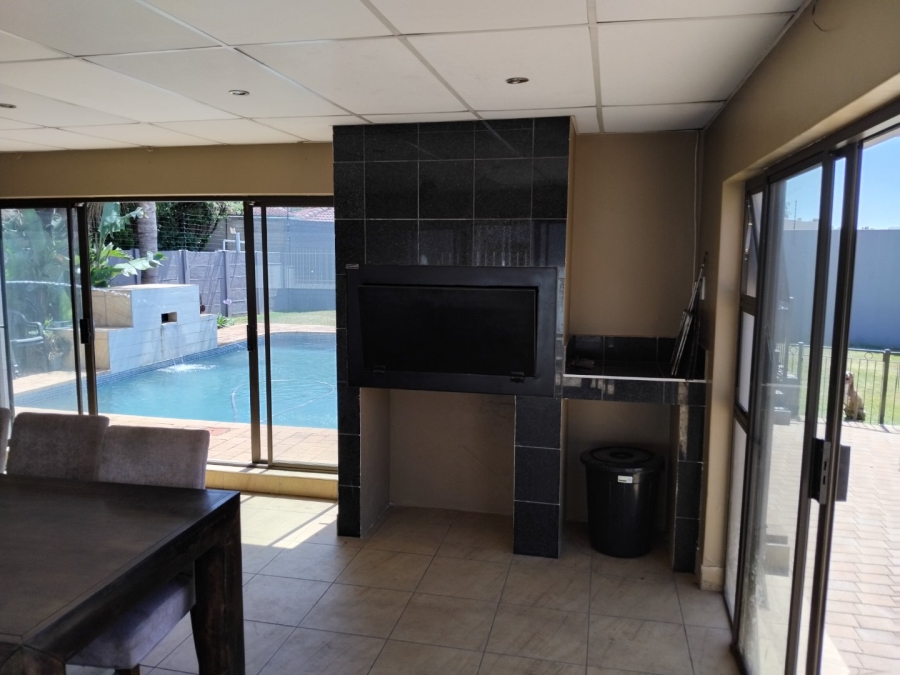 3 Bedroom Property for Sale in Homestead Gauteng