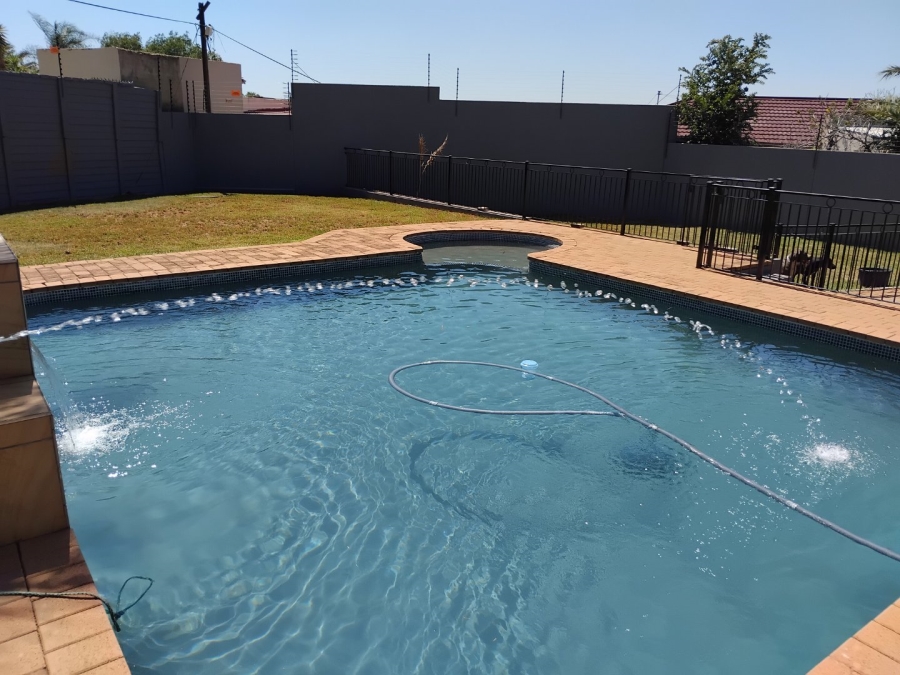 3 Bedroom Property for Sale in Homestead Gauteng