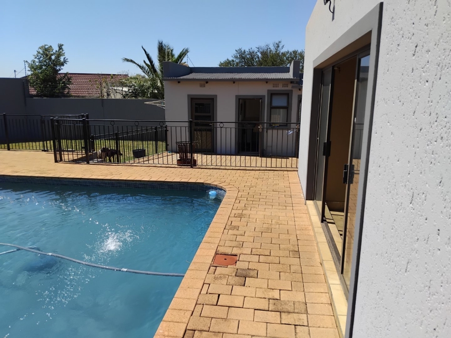 3 Bedroom Property for Sale in Homestead Gauteng