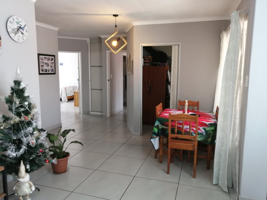 2 Bedroom Property for Sale in Strubenvale Gauteng