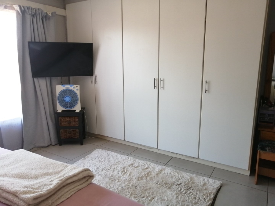 2 Bedroom Property for Sale in Strubenvale Gauteng