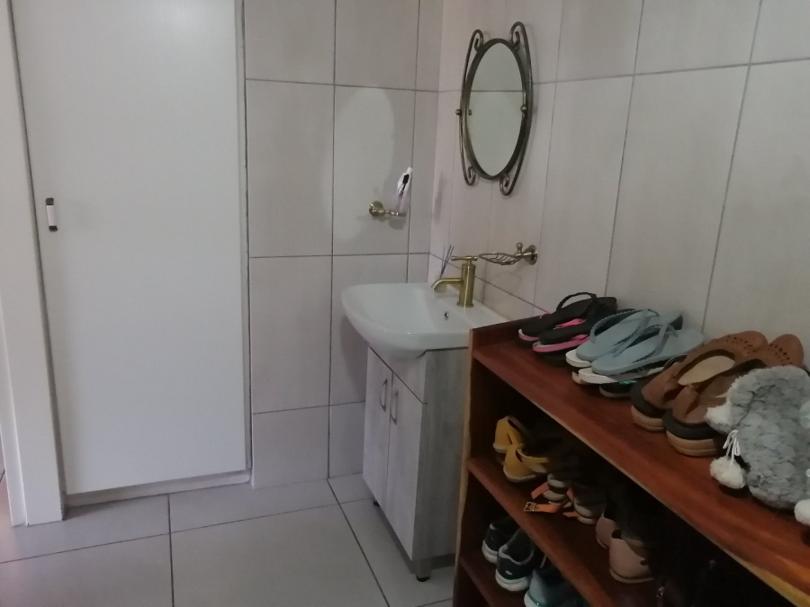 2 Bedroom Property for Sale in Strubenvale Gauteng