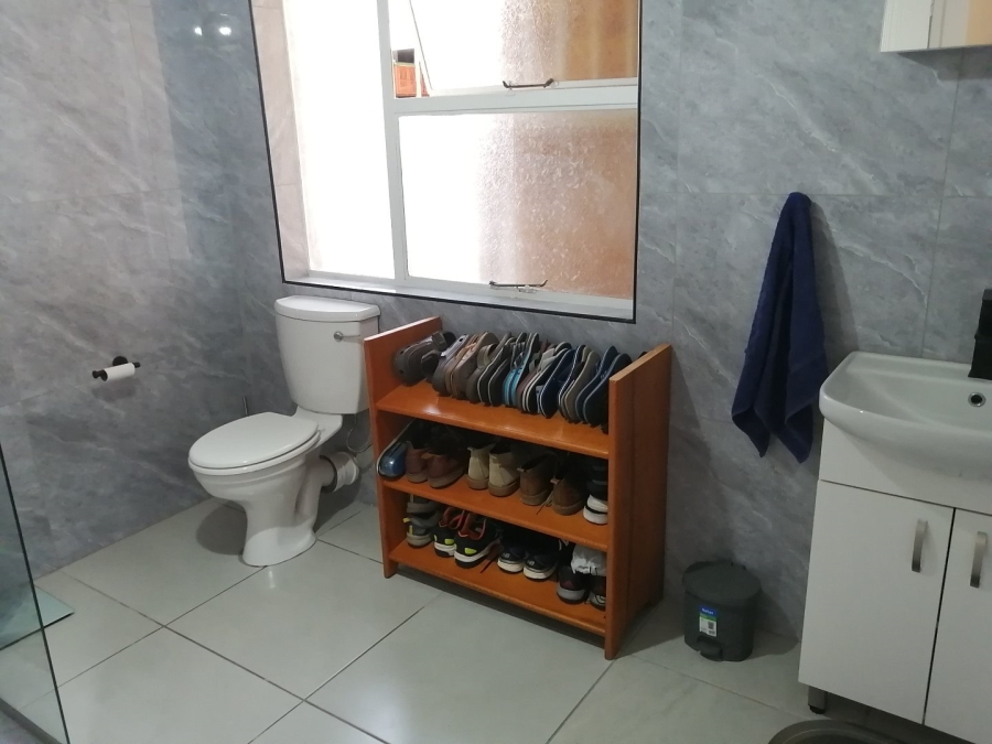 2 Bedroom Property for Sale in Strubenvale Gauteng