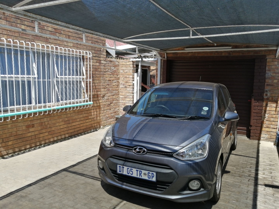 2 Bedroom Property for Sale in Strubenvale Gauteng