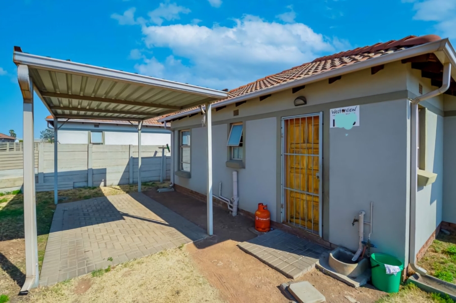 3 Bedroom Property for Sale in Andeon Gauteng