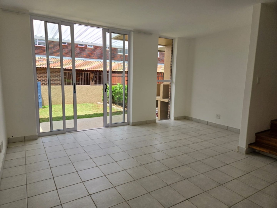 To Let 2 Bedroom Property for Rent in Dayanglen Gauteng