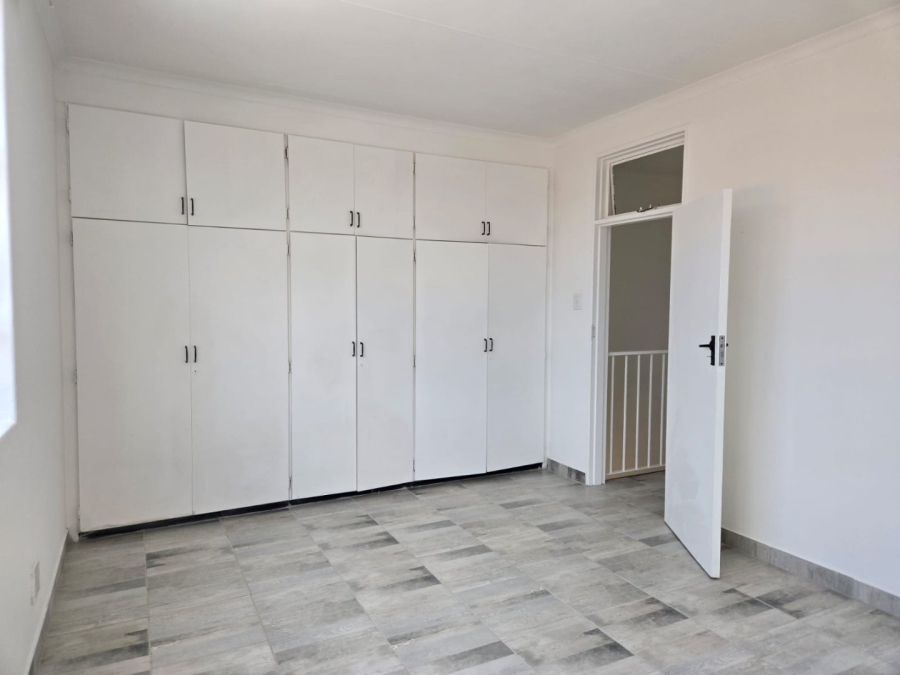 To Let 2 Bedroom Property for Rent in Dayanglen Gauteng