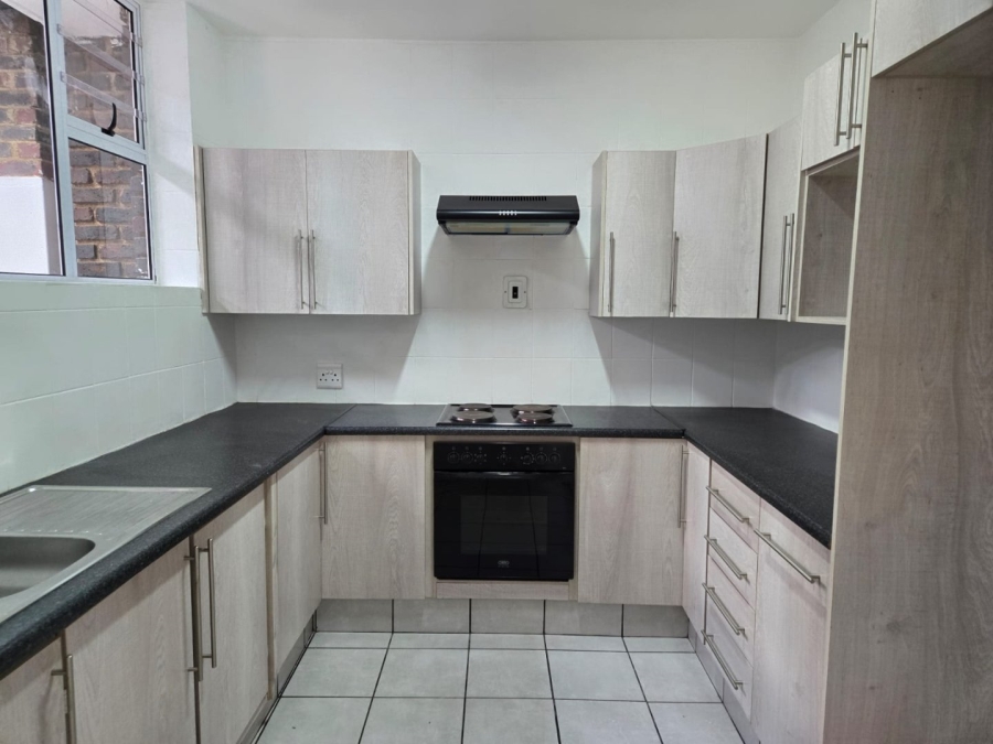 To Let 2 Bedroom Property for Rent in Dayanglen Gauteng