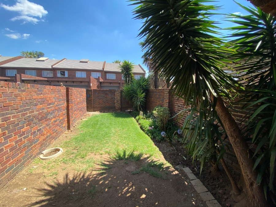 3 Bedroom Property for Sale in Brackenhurst Gauteng