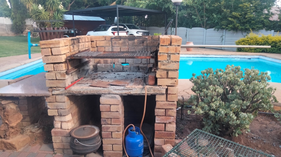 4 Bedroom Property for Sale in Wonderboom South Gauteng