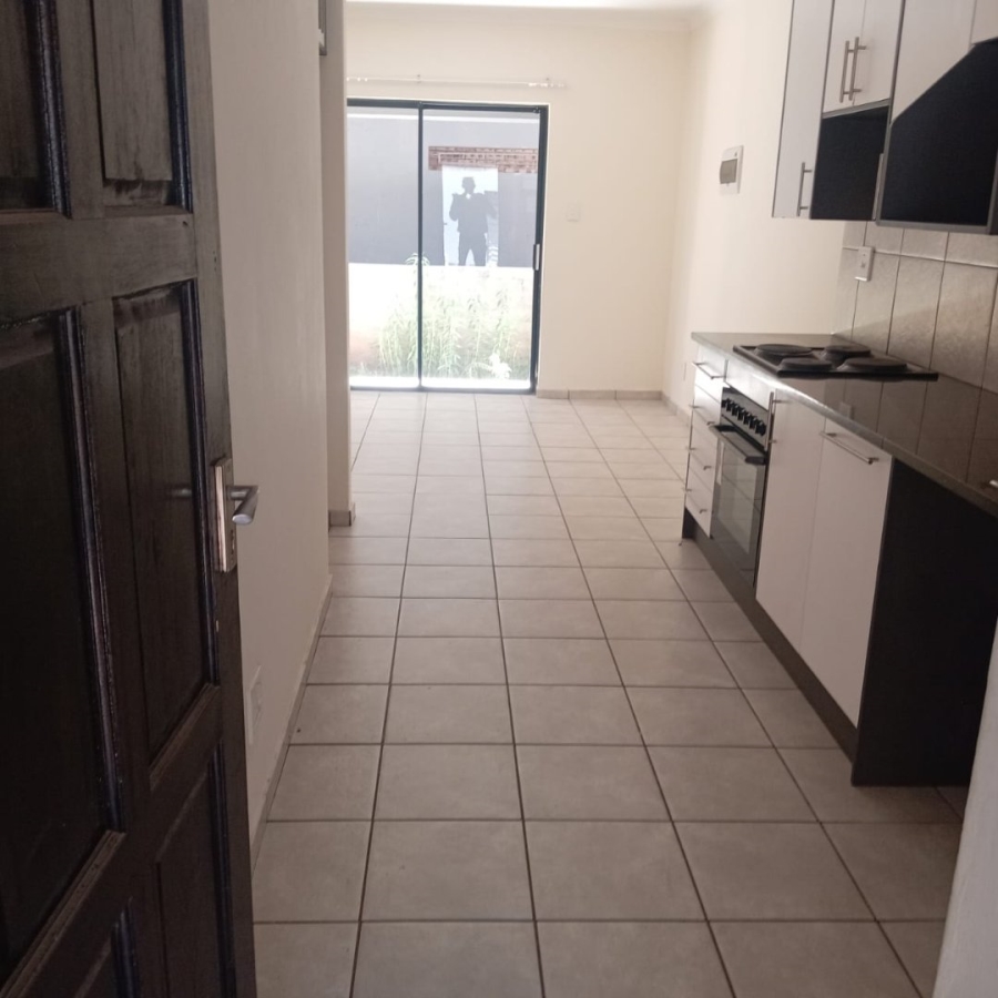 To Let 2 Bedroom Property for Rent in Cloverdene Gauteng