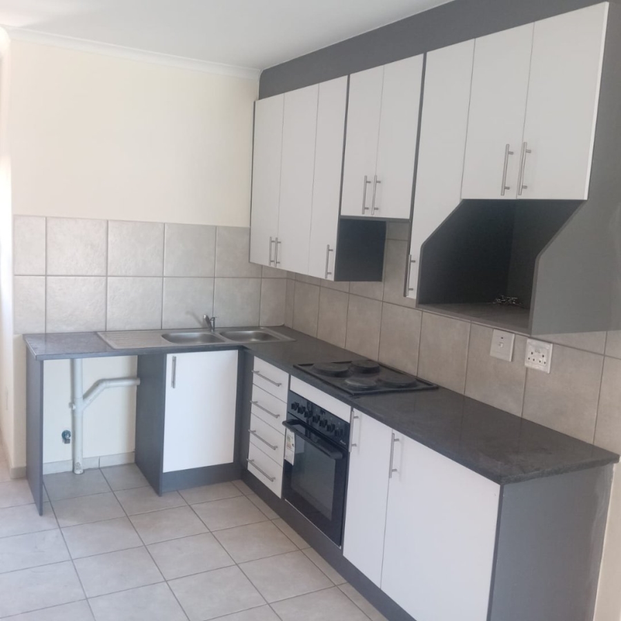 To Let 2 Bedroom Property for Rent in Cloverdene Gauteng