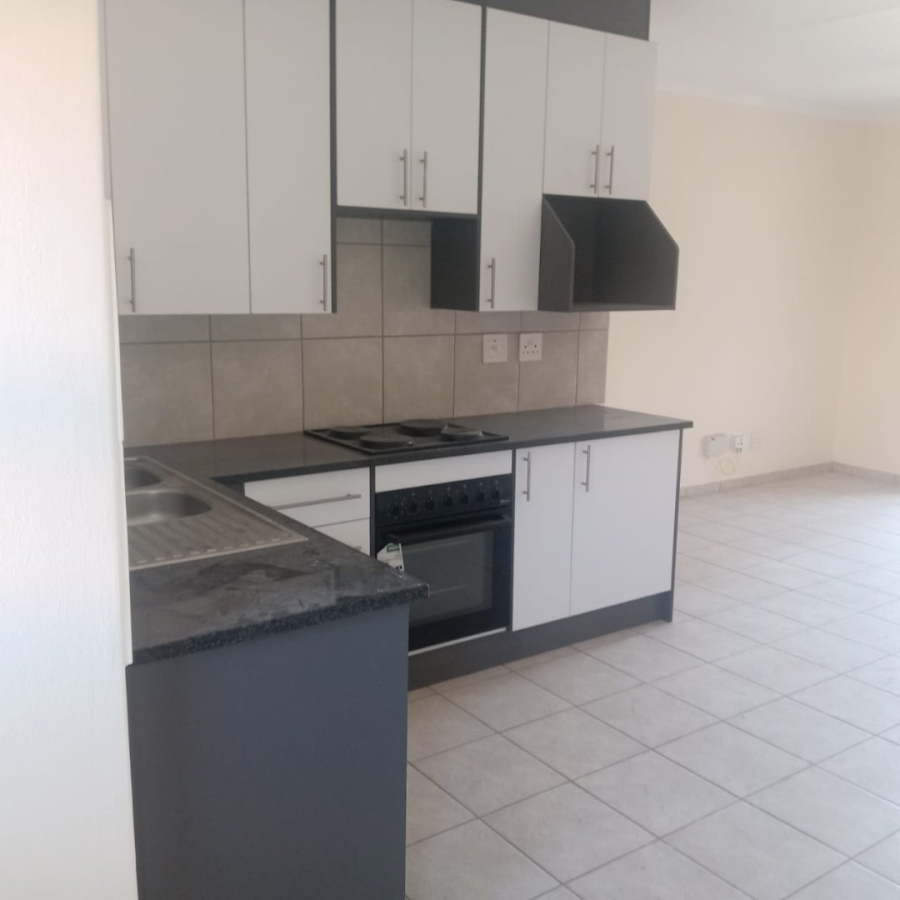 To Let 2 Bedroom Property for Rent in Cloverdene Gauteng