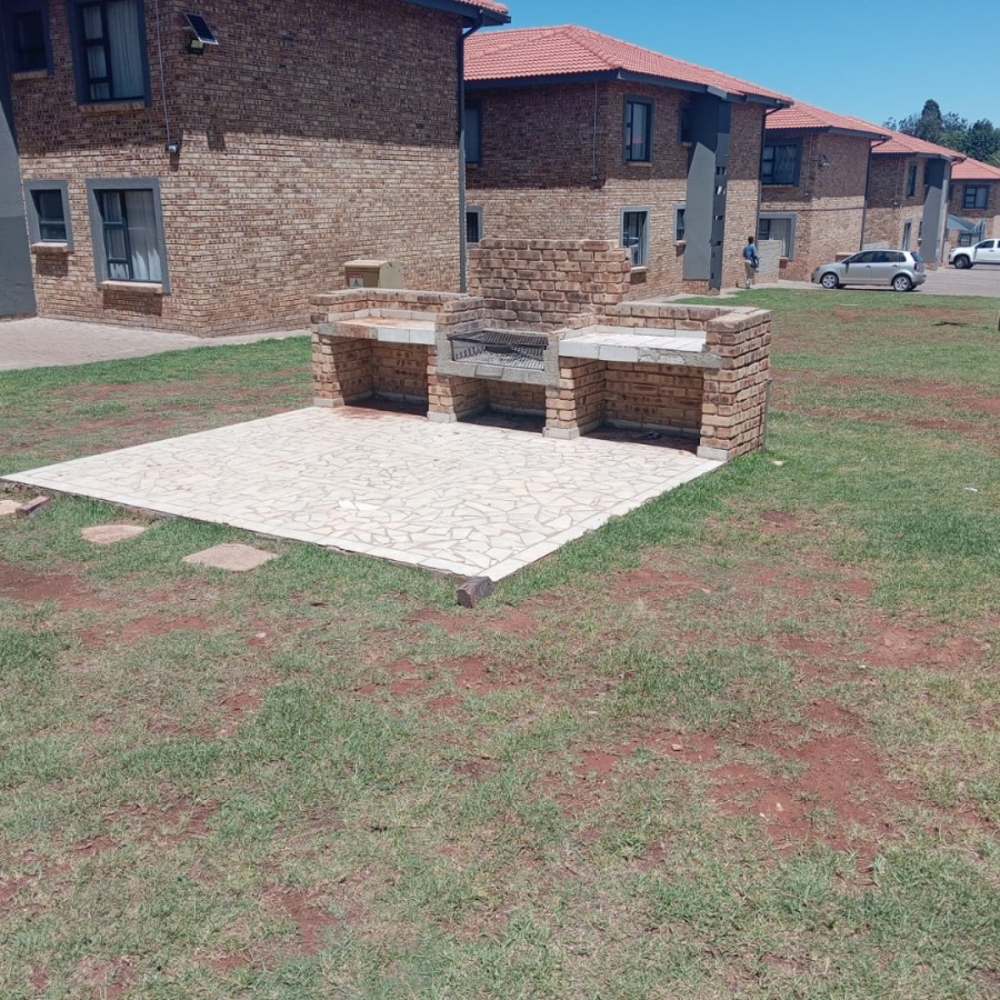 To Let 2 Bedroom Property for Rent in Cloverdene Gauteng