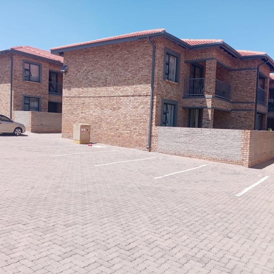 To Let 2 Bedroom Property for Rent in Cloverdene Gauteng